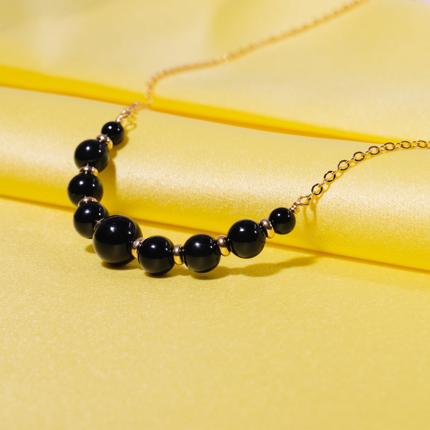 14k Black Onyx Graduated Bead Center Necklace 18"