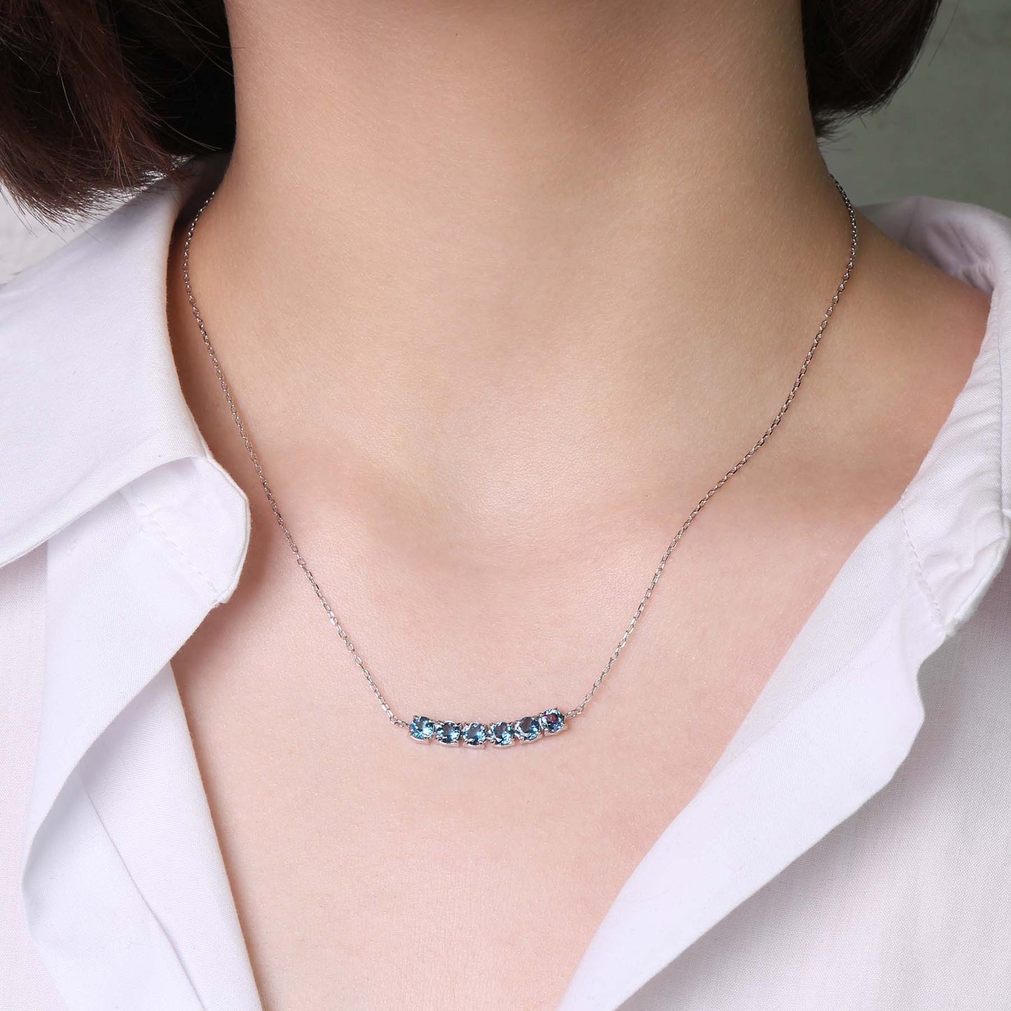 14k White Gold Swiss Blue topaz 8 Stone Bar Necklace 16"