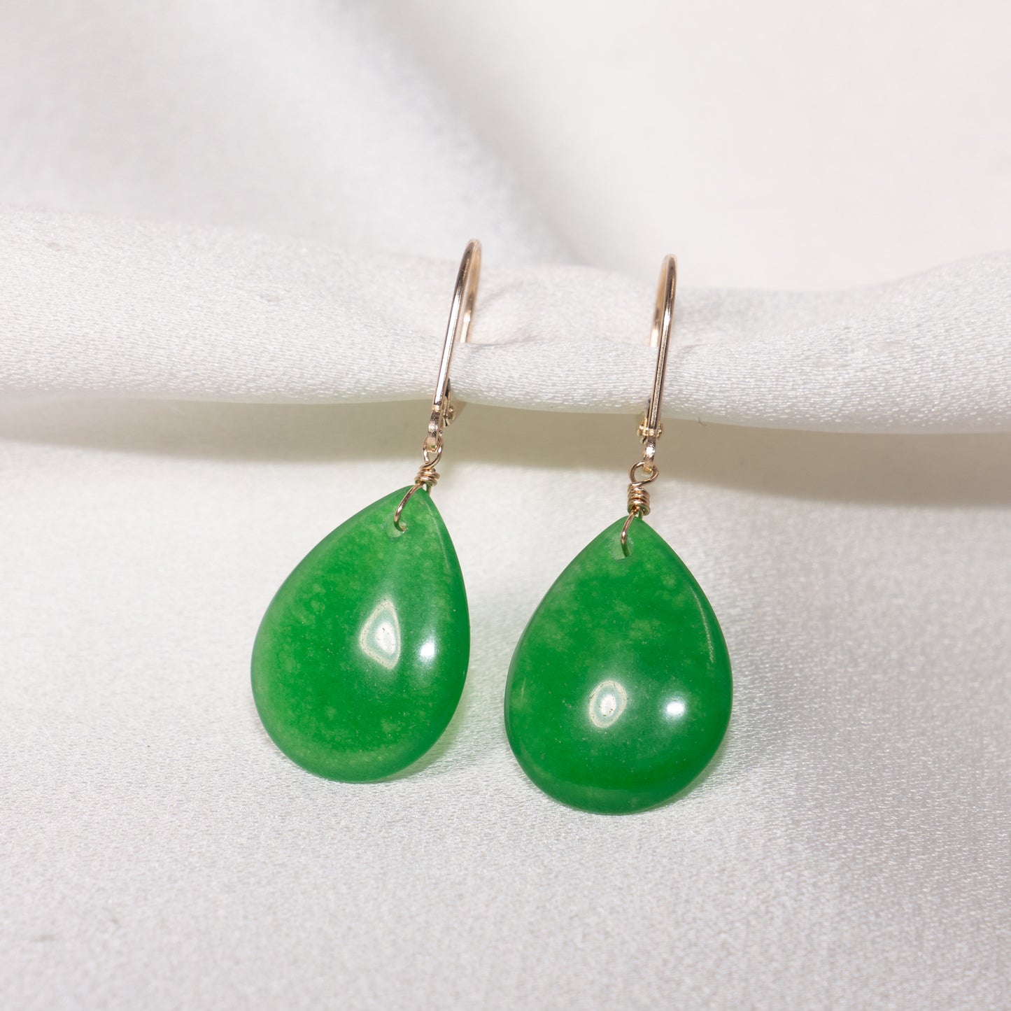 14k Green Jade Pear Shape Leverback Earring