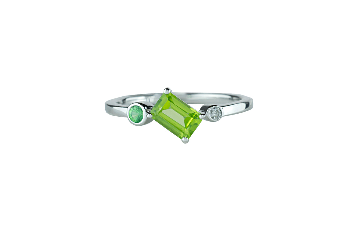 14k White Gold Peridot Tsavorite Diamond Ring - Size 7
