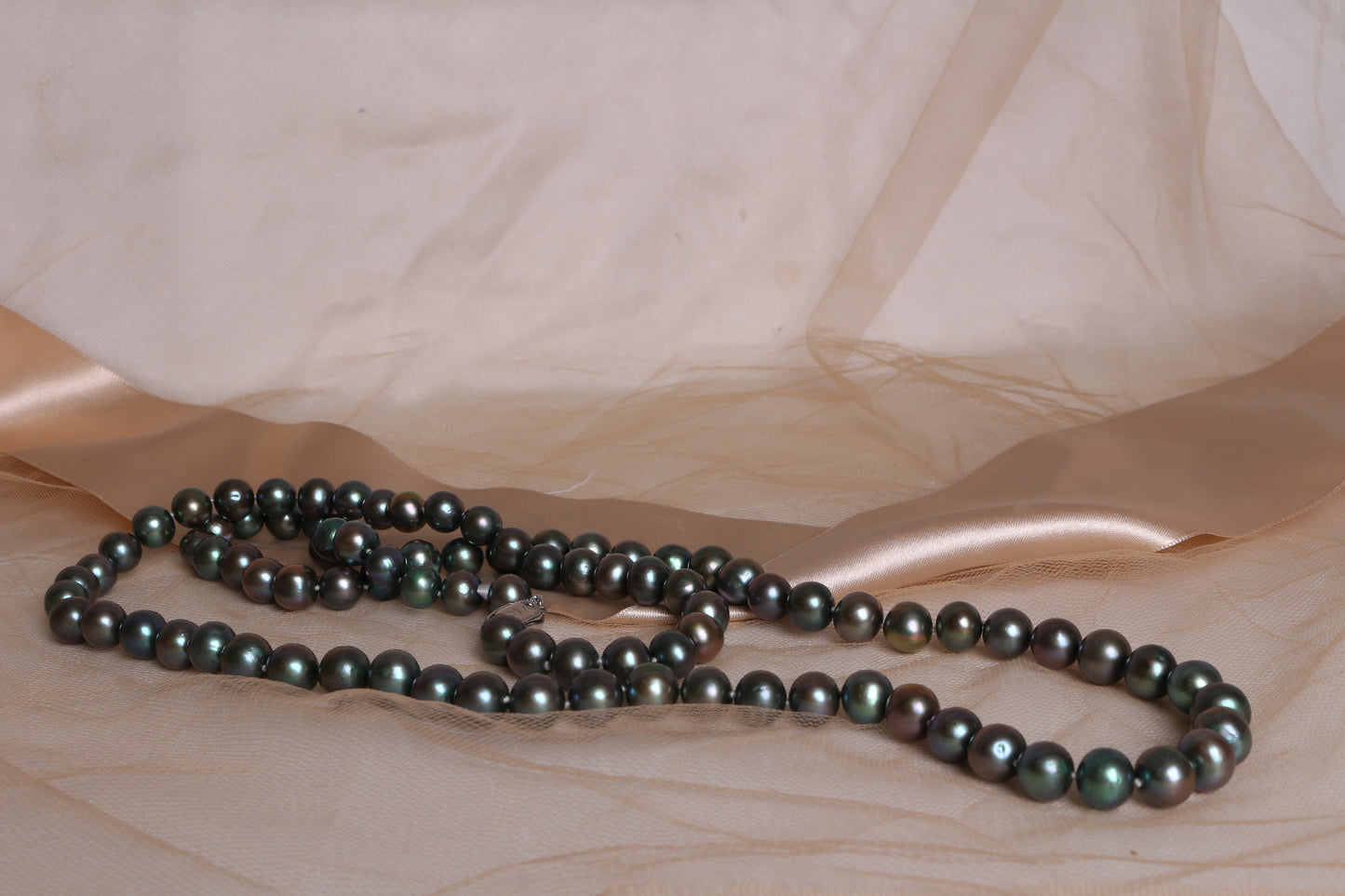 Sterling Silver Peacock Pearl Freshwater Bean Clasp Necklace 38"