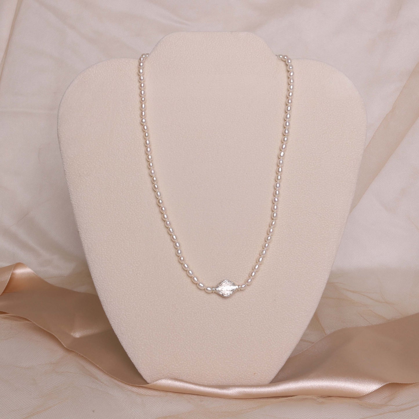 Sterling Silver White Freshwater Pearl with Silver Bead Center Necklace 18/20"