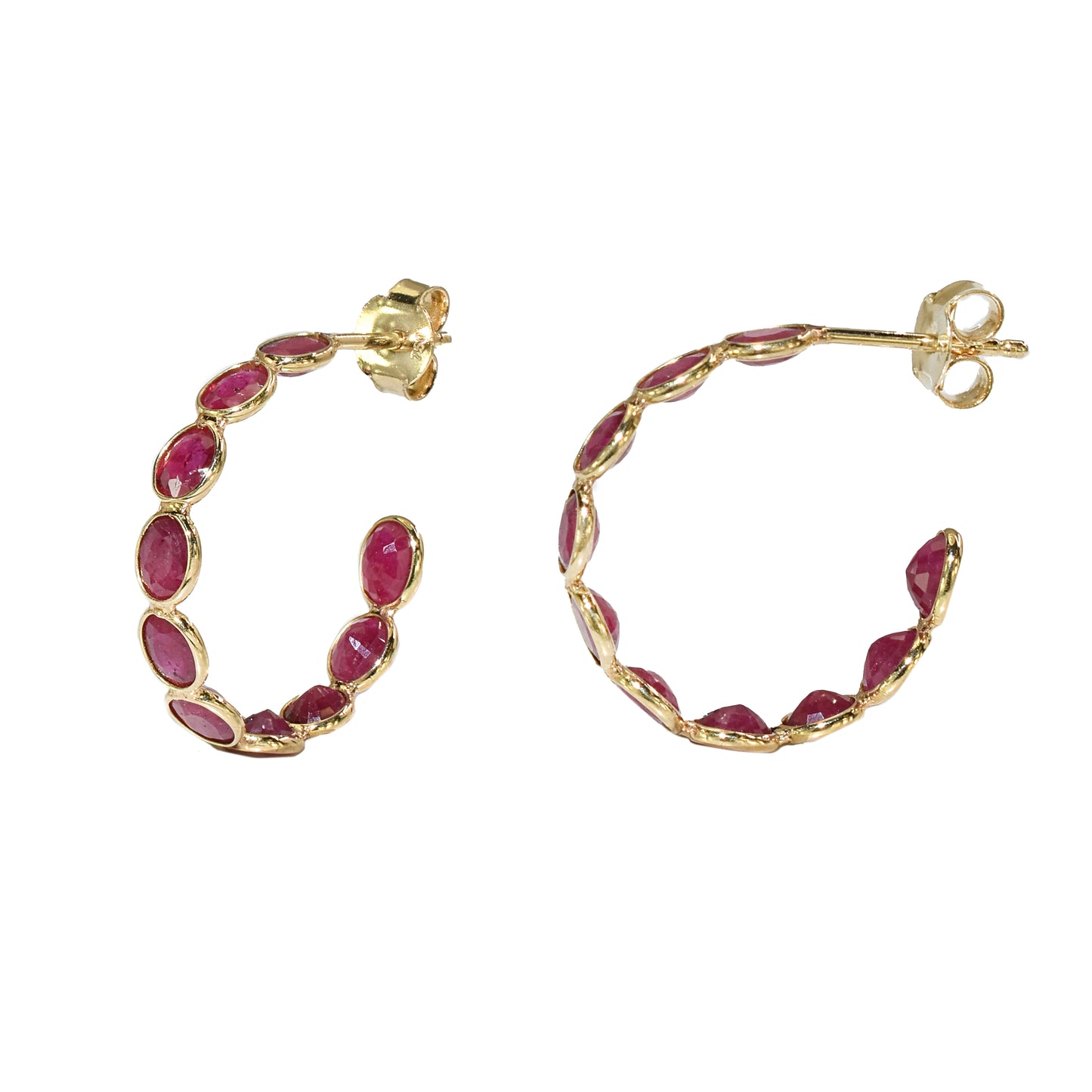 18k Ruby Oval Earring