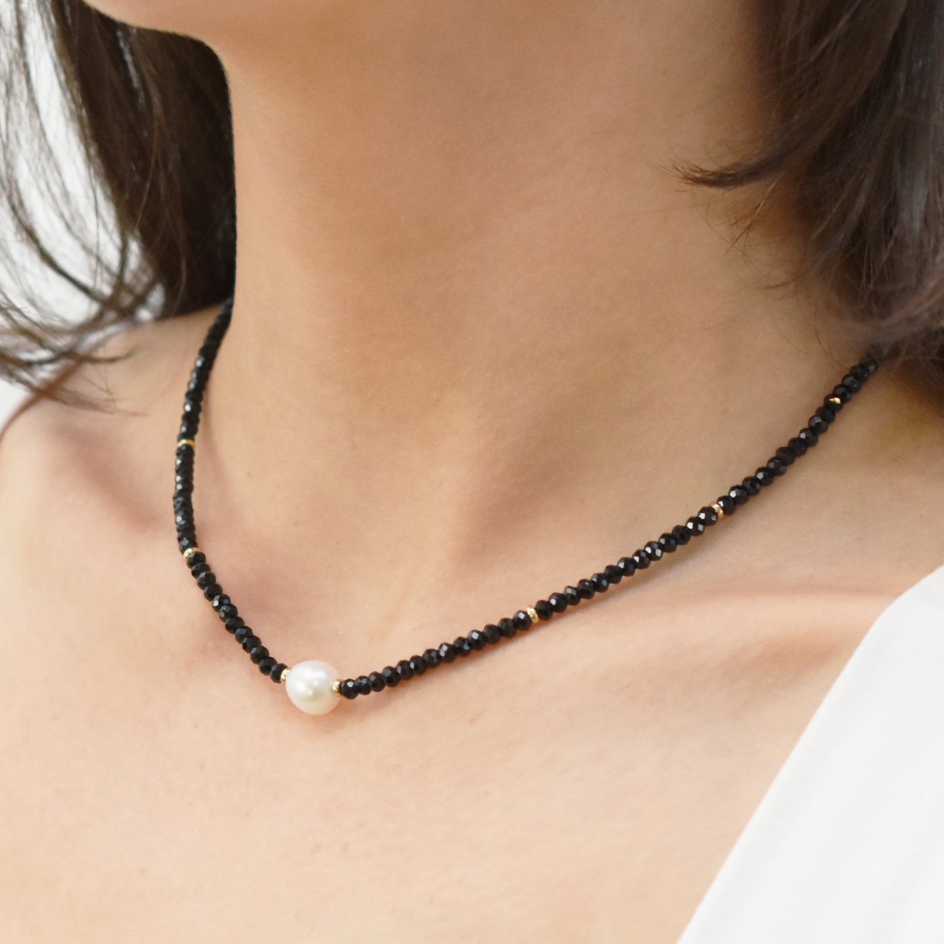 14k Gemstone Freshwater Pearl Center Necklace 17" Black Spinel & White Pearl