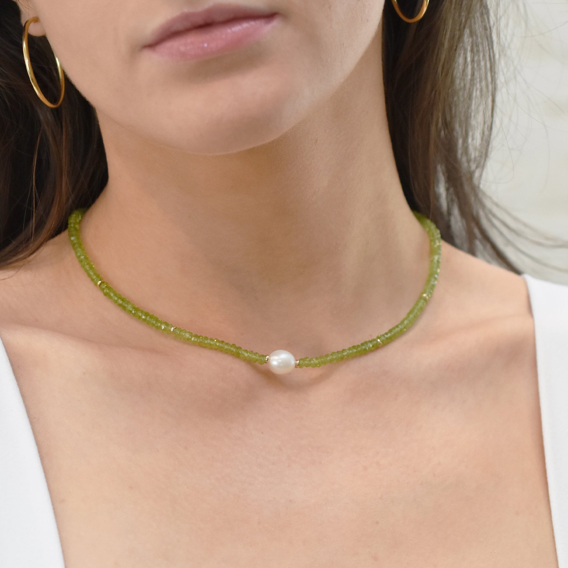 14k Gemstone Freshwater Pearl Center Necklace 17" Peridot & White Pearl