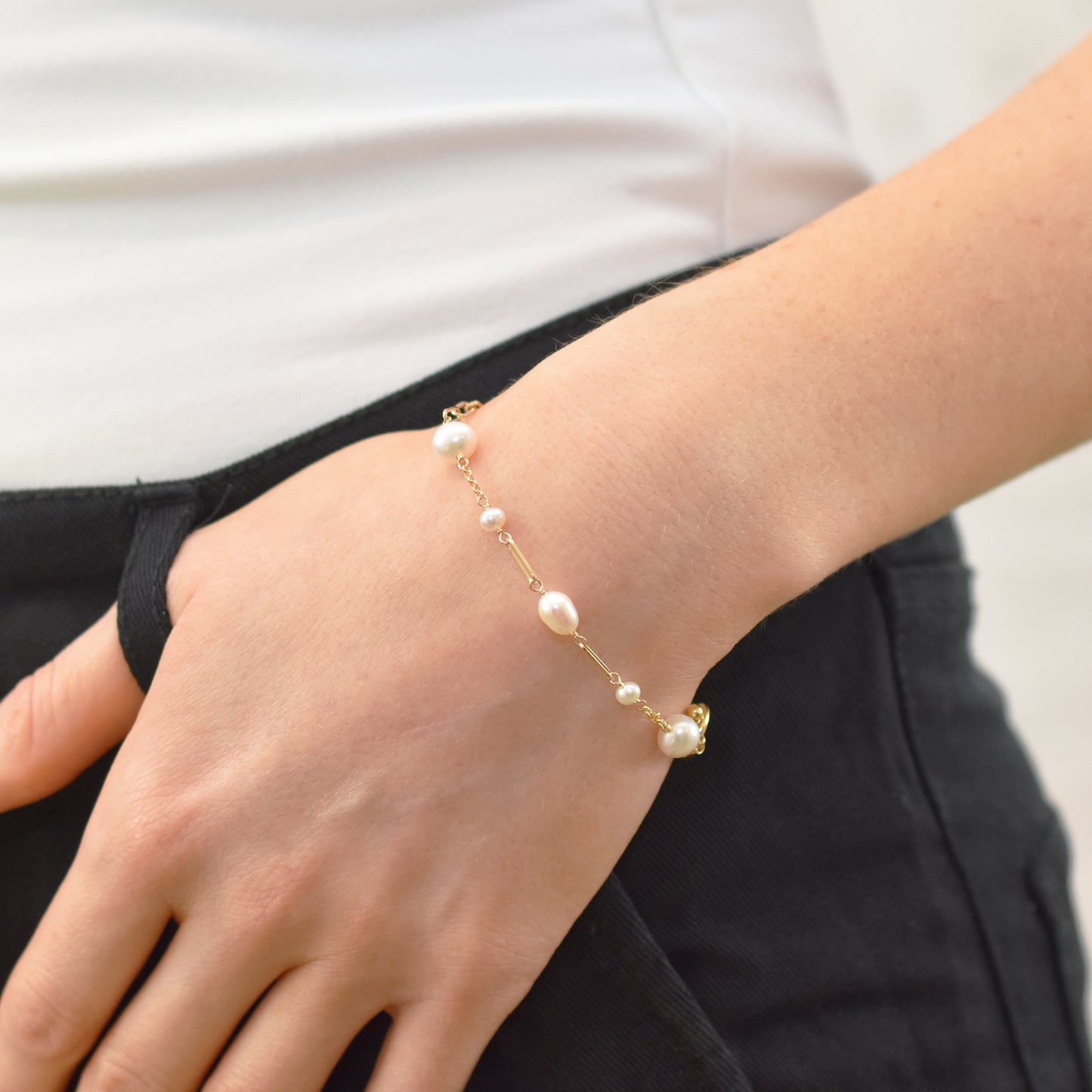 14k White Freshwater Pearl Paperclip Chain Toggle Bracelet 7.5"