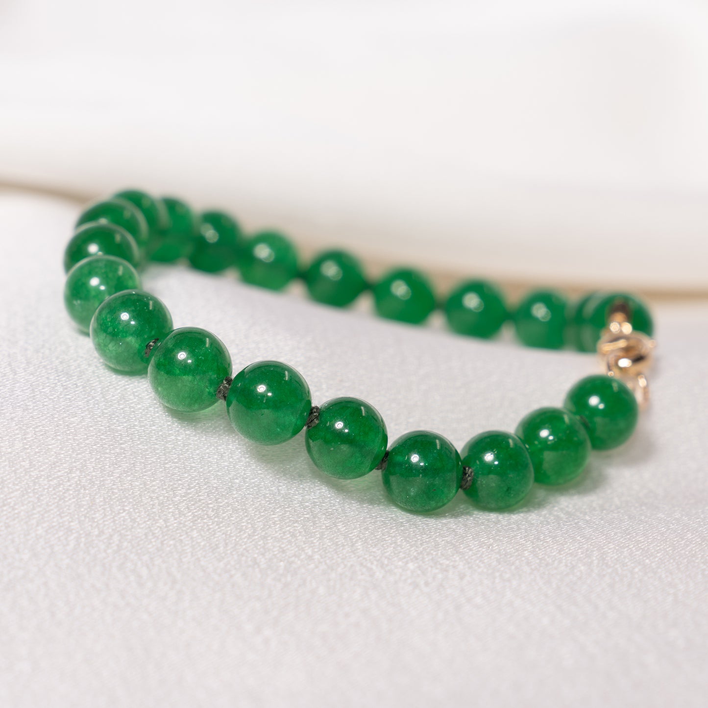 14k Green Jade Knotted Bracelet 7.5"