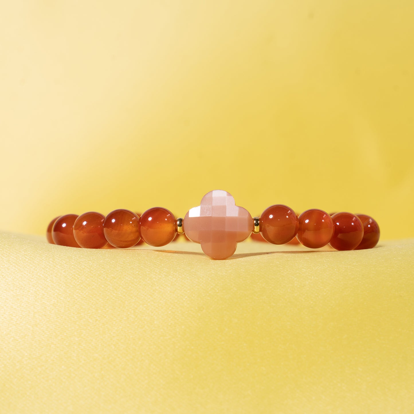 14k Carnelian Moonstone Four Leaf Clover Stretch Bracelet 7.5"