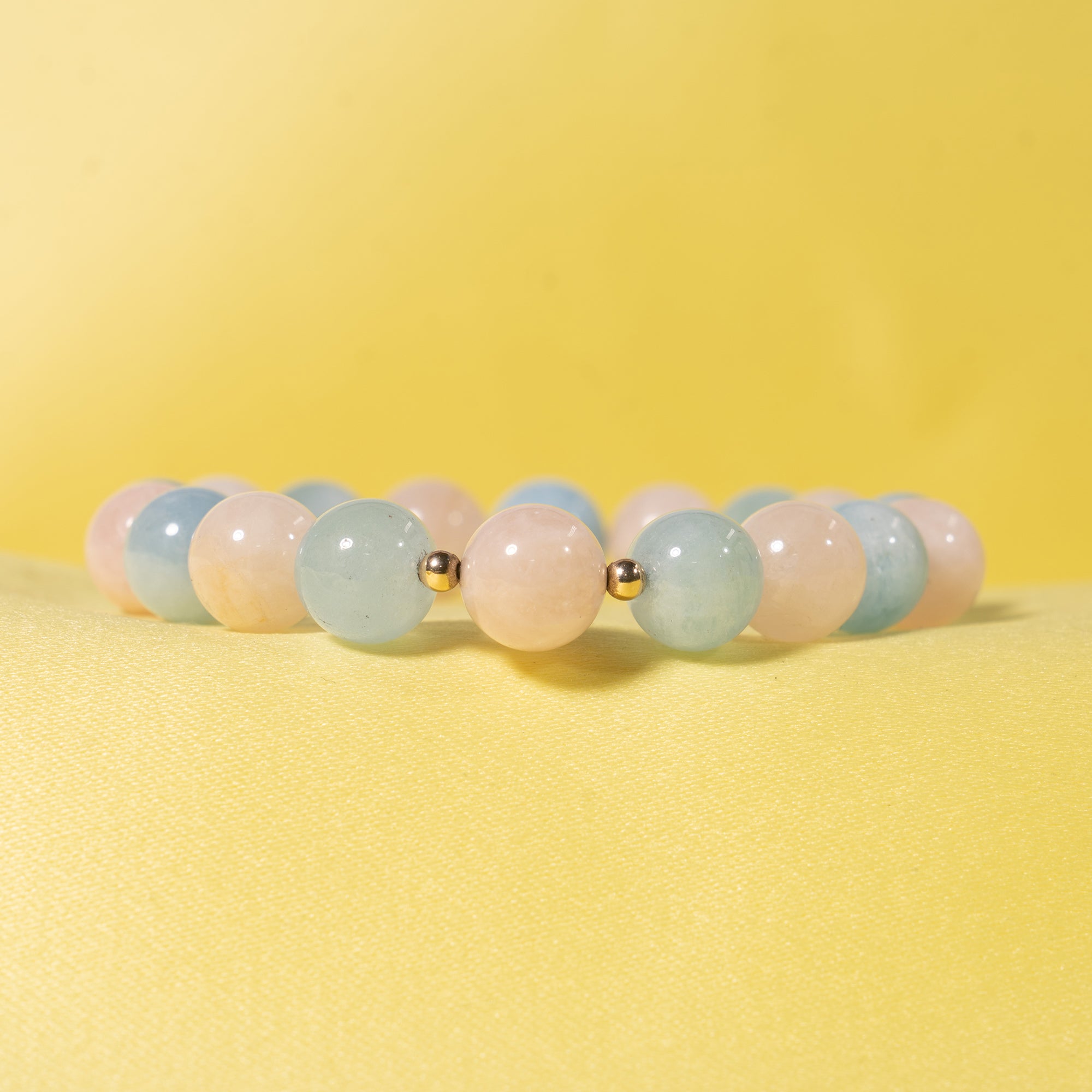 14k Aquamarine Stretch Bracelet