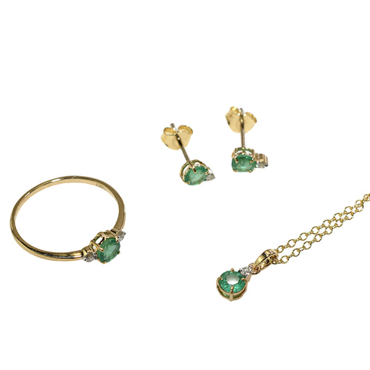 18k Emerald Round Diamond Set