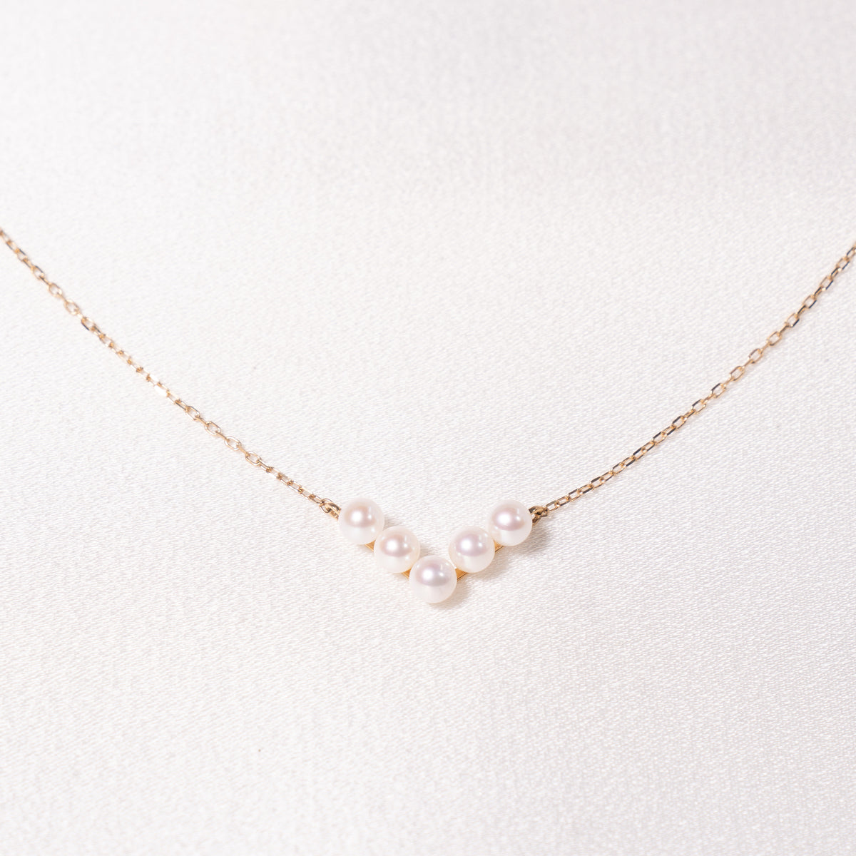 14k White Freshwater Pearl V Shape Pendant Necklace 17/18"