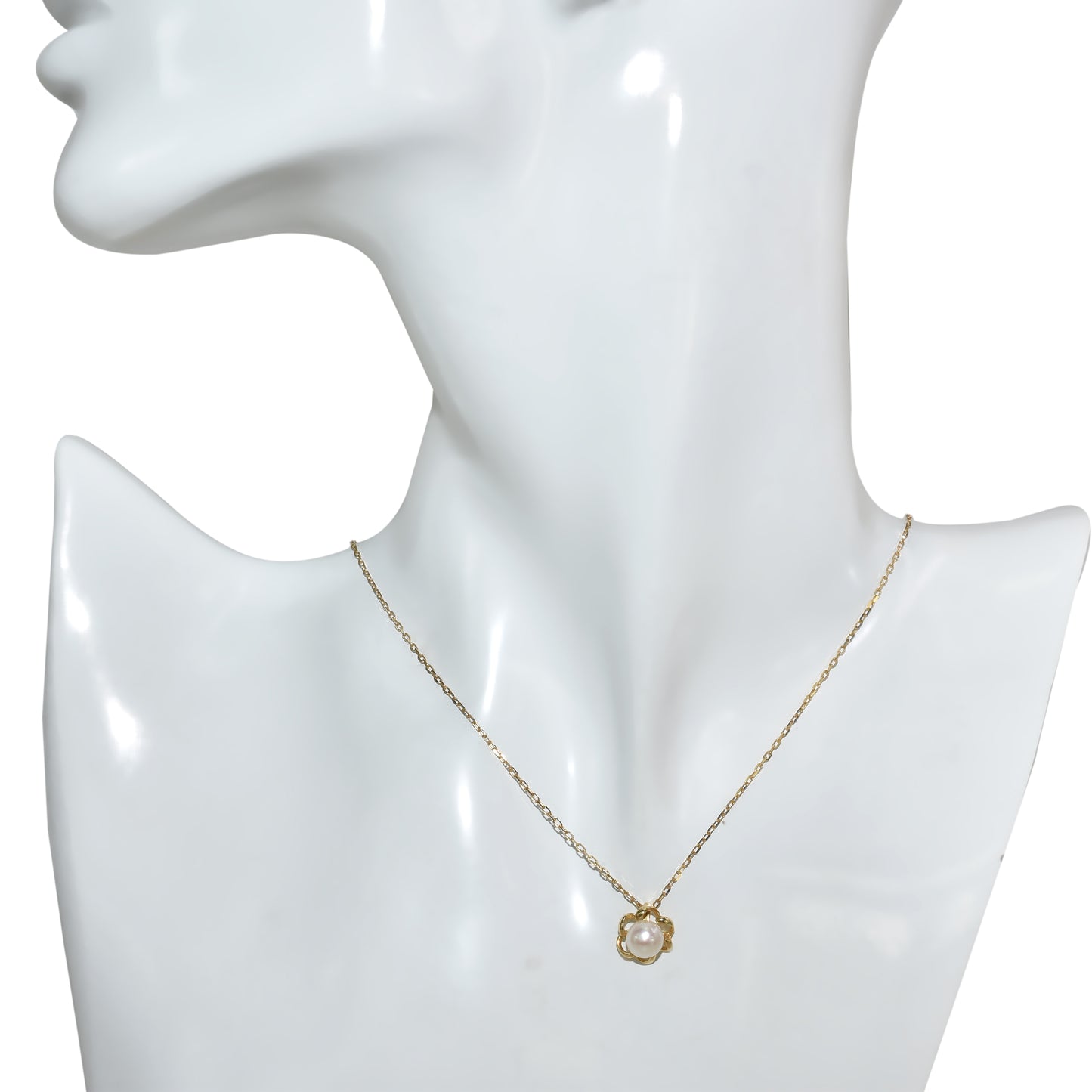 14k White Pearl Scallop Pendant Necklace