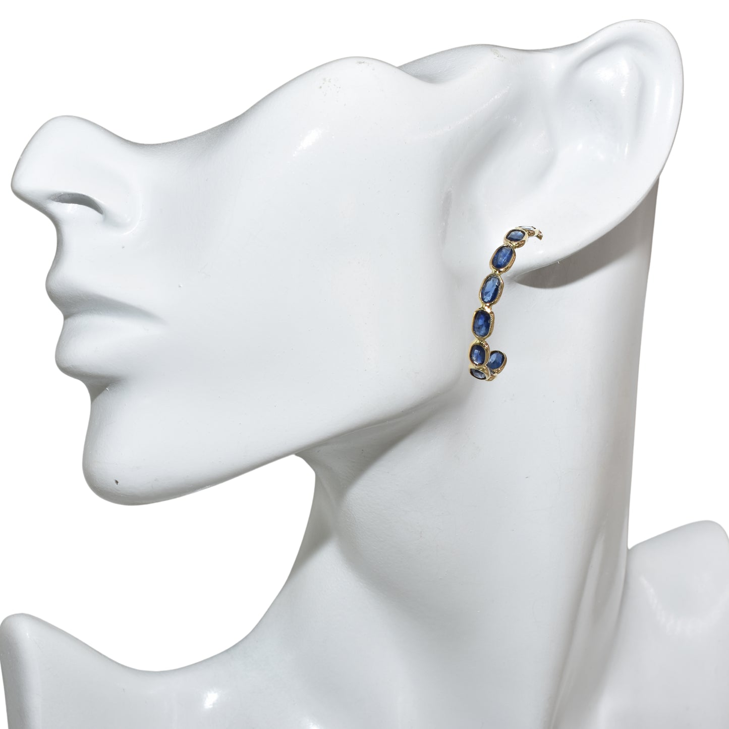 18k Sapphire Oval Earring