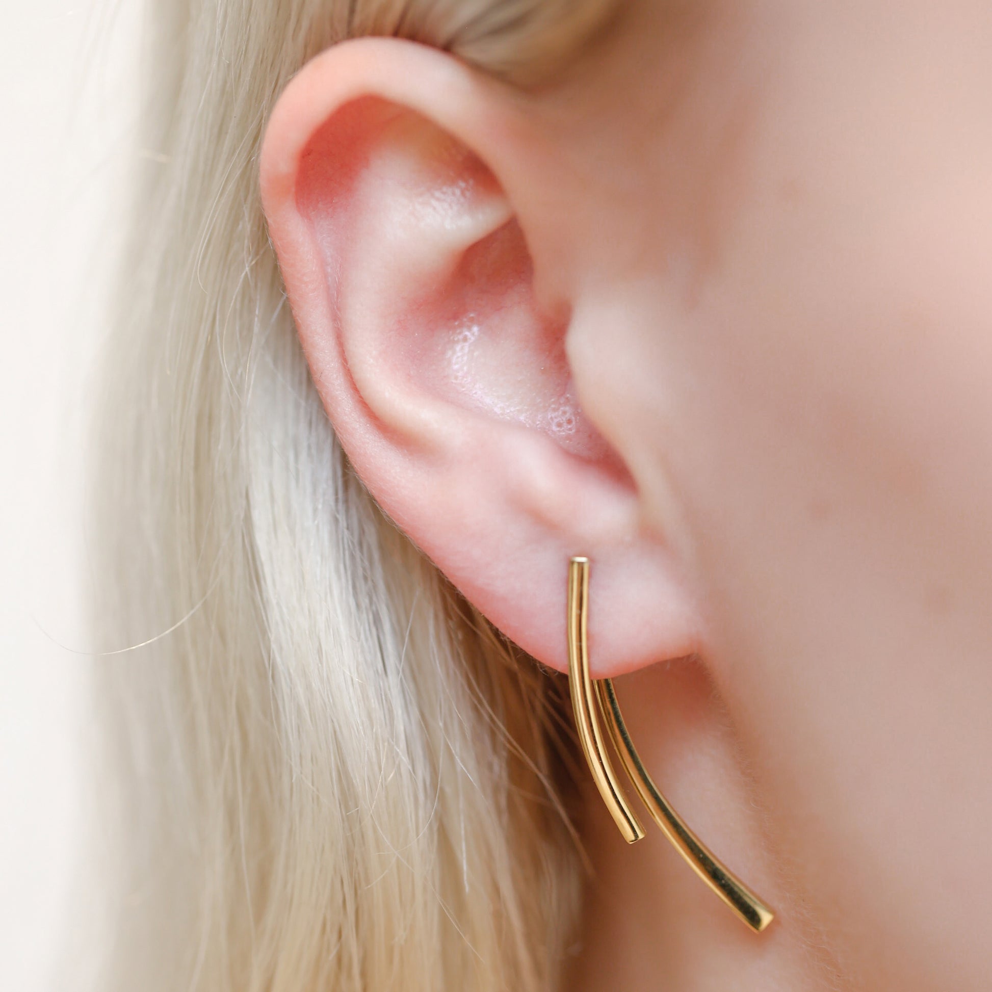 Séchic 14k Vertical Curved Bars Ear Jackets