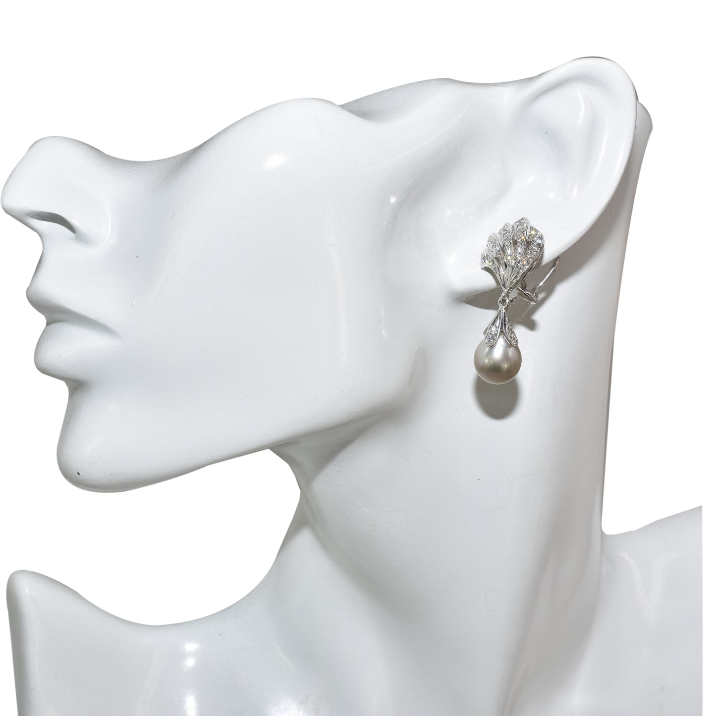 14k White Gold Grey Tahitian South Sea Pearl VS Diamond Ear Clip