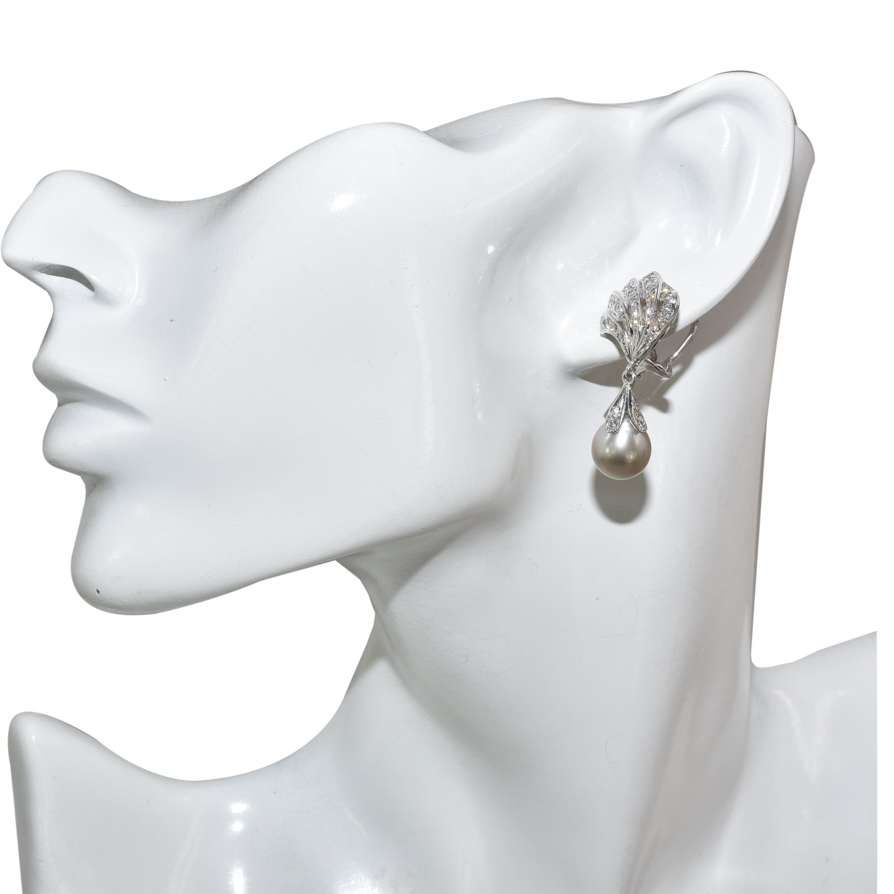 14k White Gold Grey Tahitian South Sea Pearl VS Diamond Ear Clip